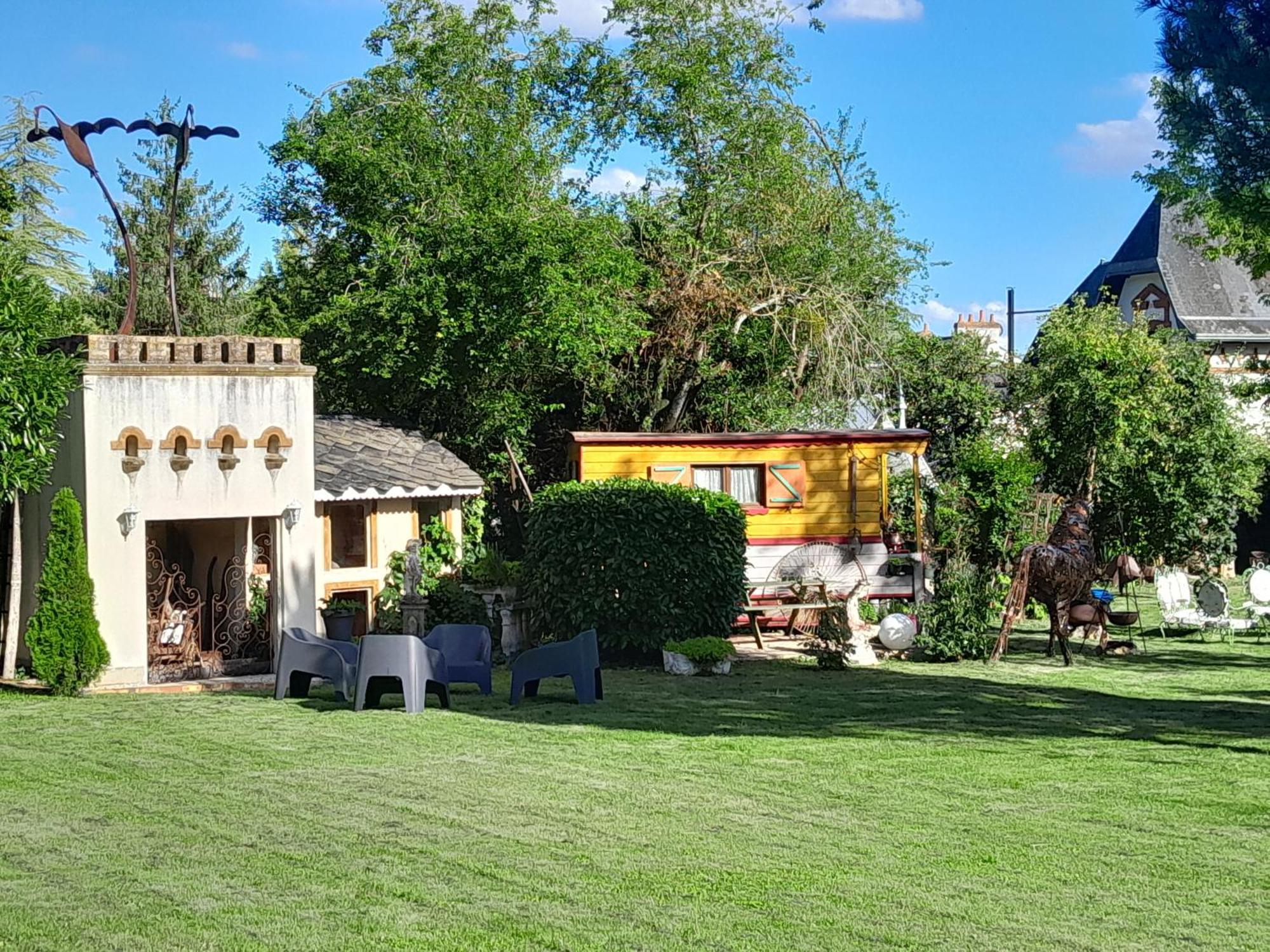 Le Madrigal Bed and Breakfast Mamers Exteriör bild