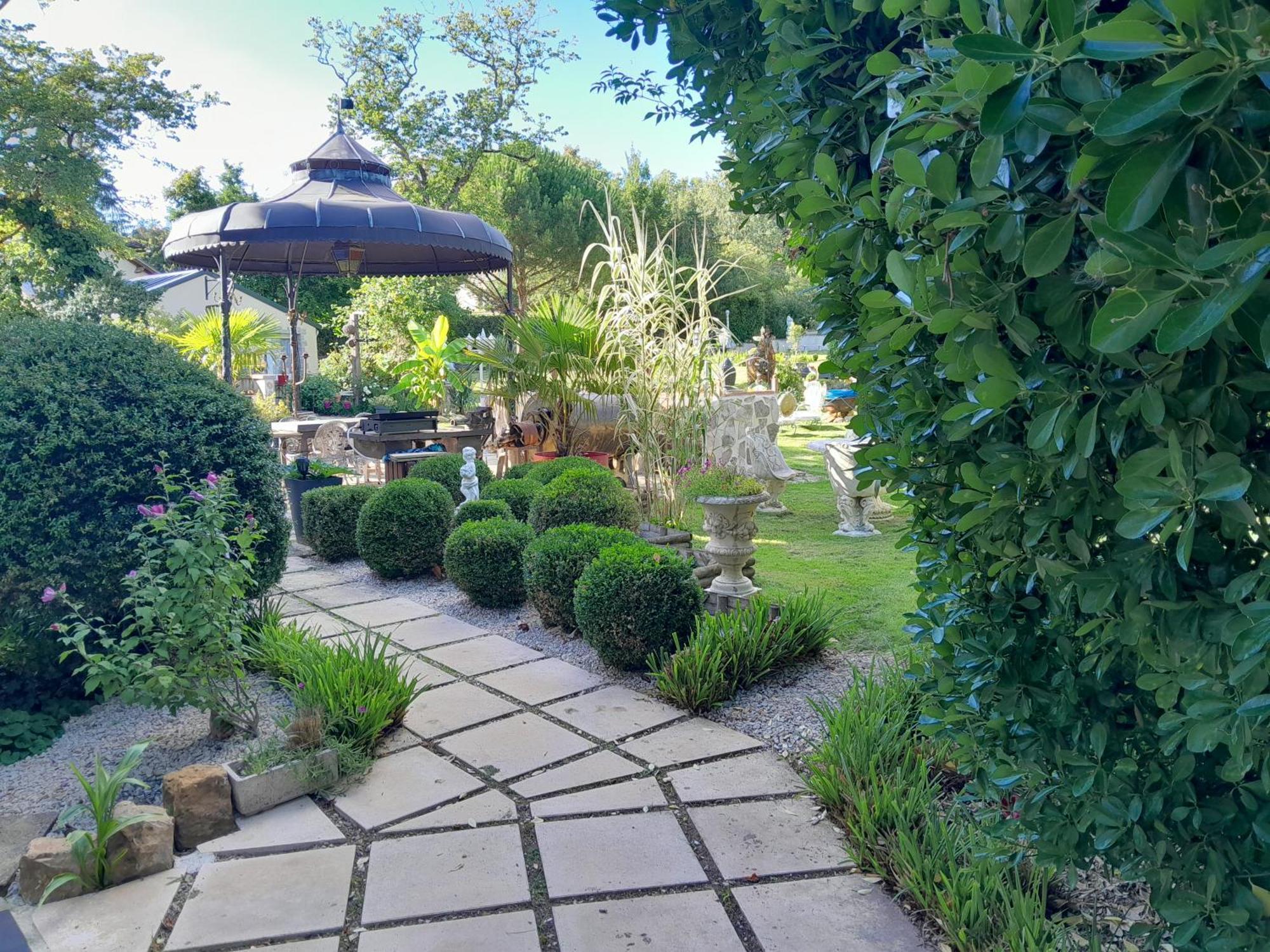 Le Madrigal Bed and Breakfast Mamers Exteriör bild