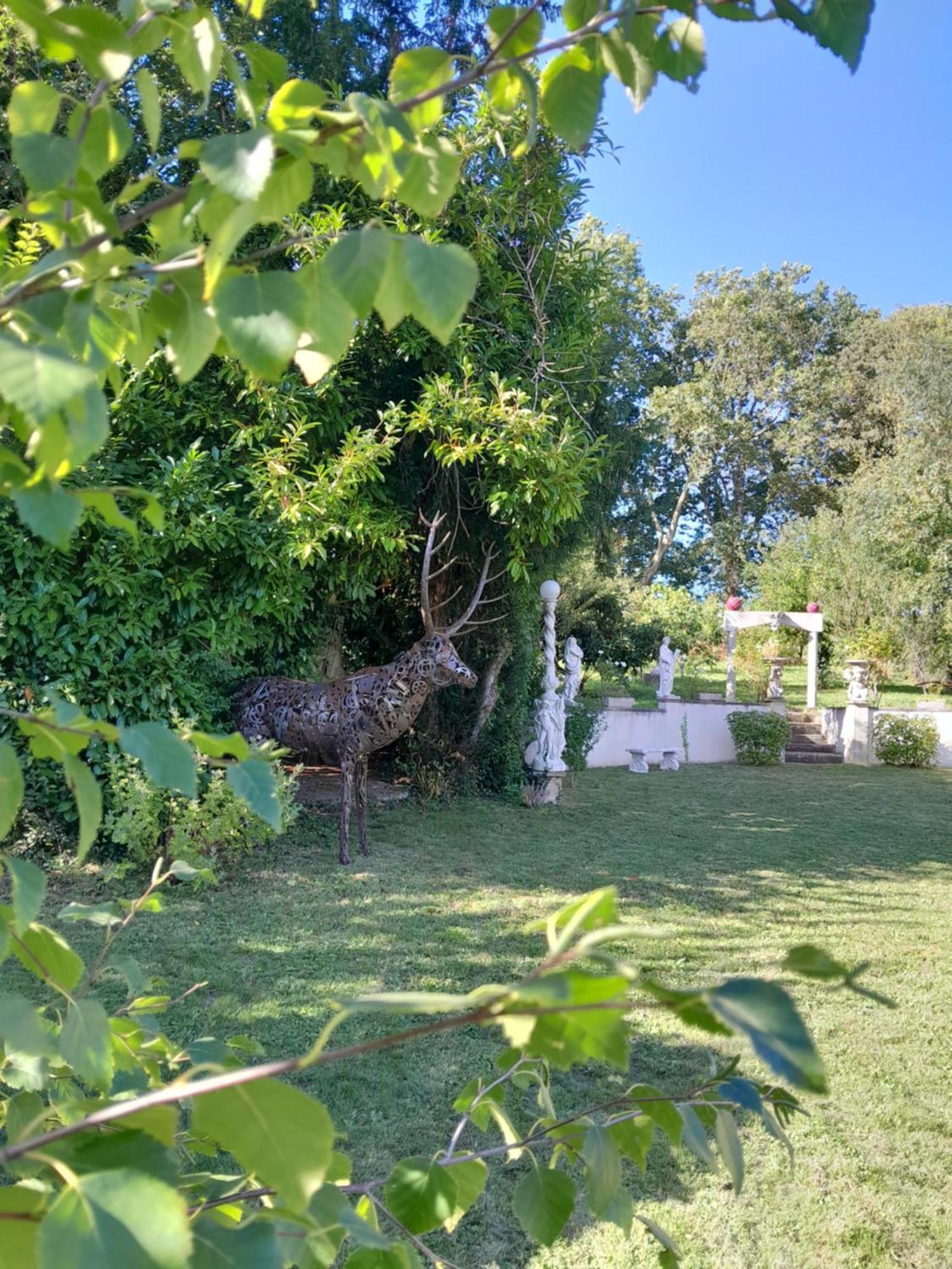 Le Madrigal Bed and Breakfast Mamers Exteriör bild
