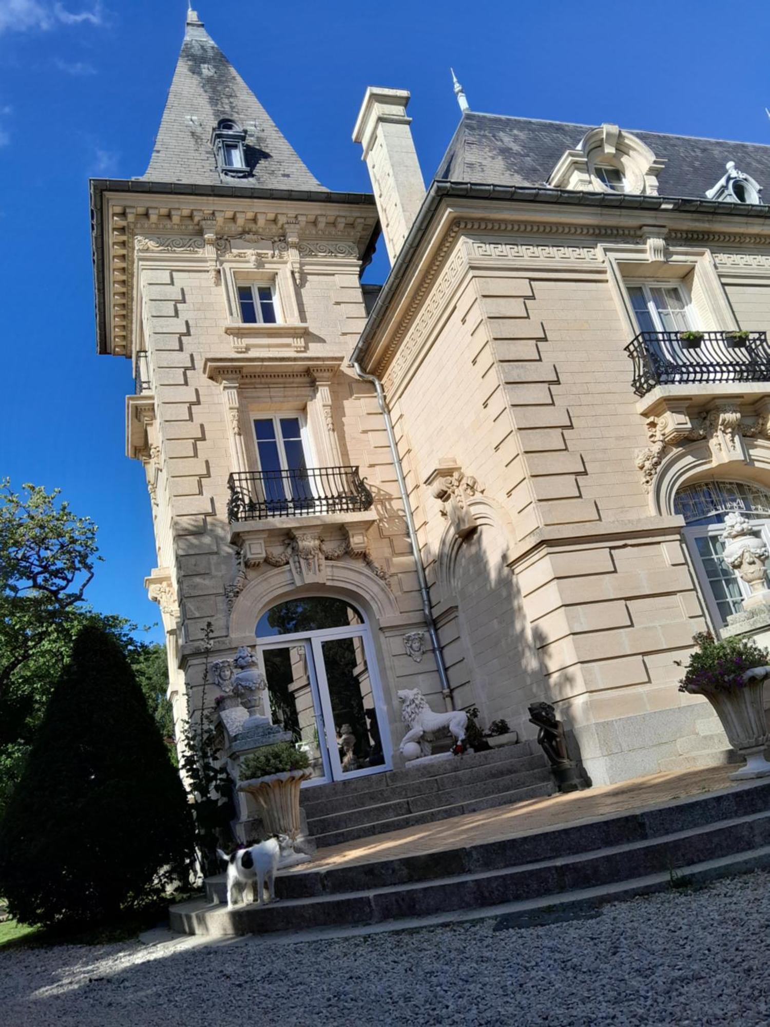 Le Madrigal Bed and Breakfast Mamers Exteriör bild