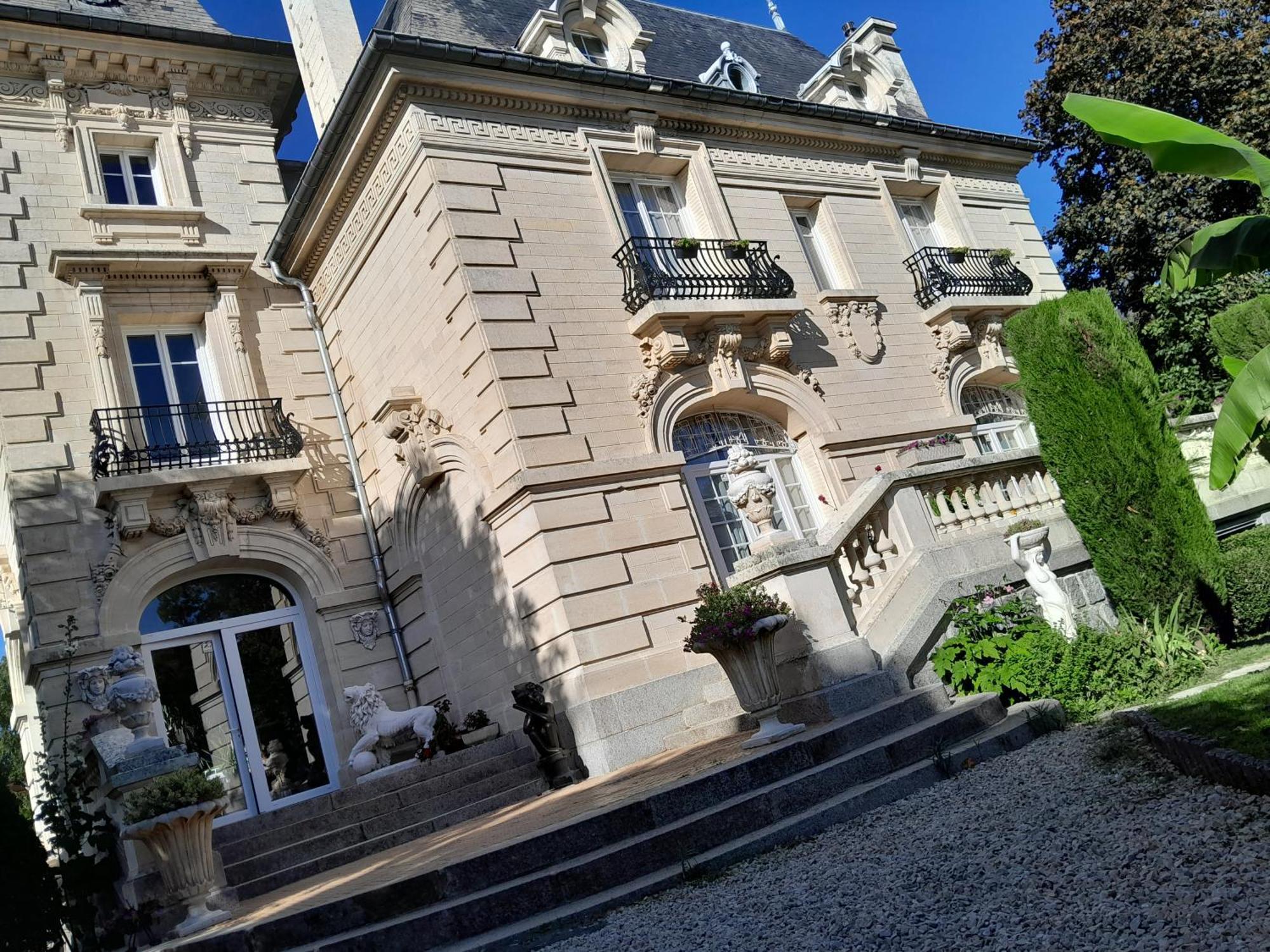 Le Madrigal Bed and Breakfast Mamers Exteriör bild
